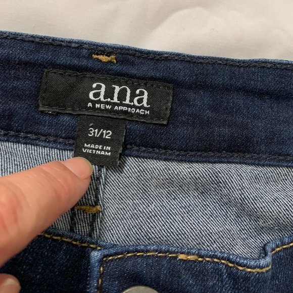 a.n.a Women´s Cropped Jeans, Size 31/12 - Picture 3 of 14